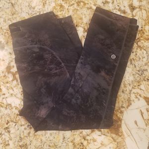 Lululemon Align crops size 8